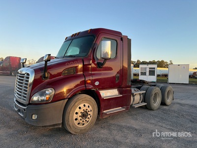 2017 Freightliner Cascadia 113 6x4 Ciągnik siodłowy T/A z kabiną dzienną