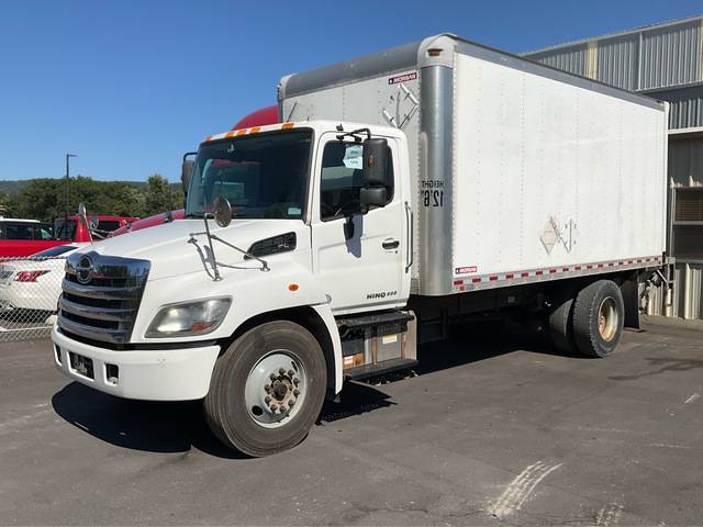 2019 Hino 338 4x2 Van Truck 2019 Hino 338 4x2 Van Truck