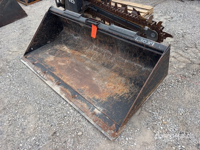John Deere 72 in General Purpose Skid Steer Bucket