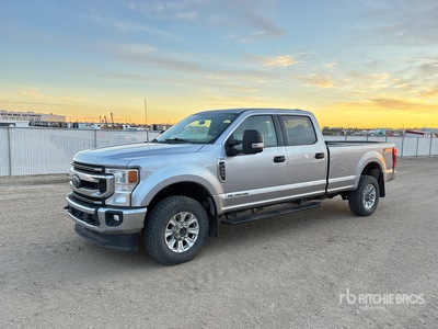 2022 Ford F-350 XLT 4x4 Crew Cab Pickup