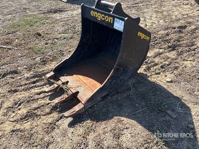 2022 Engcon 24 in Digging Cazo