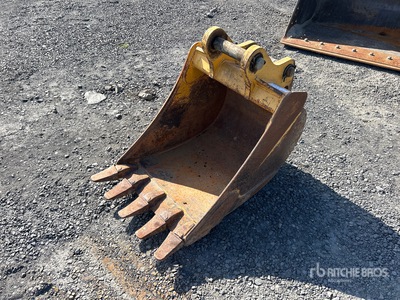 John Deere 24 in Digging Excavator Bucket
