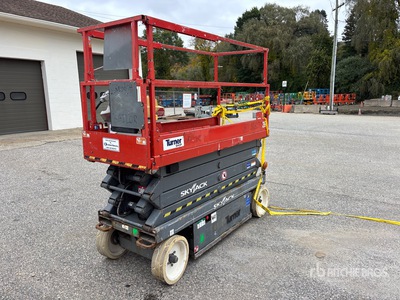 2015 Skyjack SJ3226 Electric Scissor Lift
