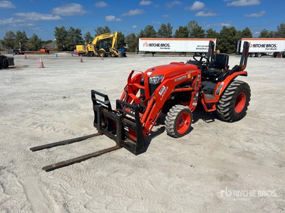 Kubota B3350HSD 4WD tractor utilitario