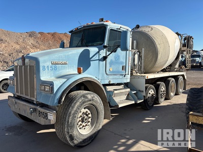 2002 Kenworth W900 8x4 Twin-Steer Mixer Truck