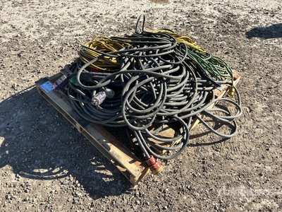Quantity of Electrical Cords Divers - Équipement de distribution électrique
