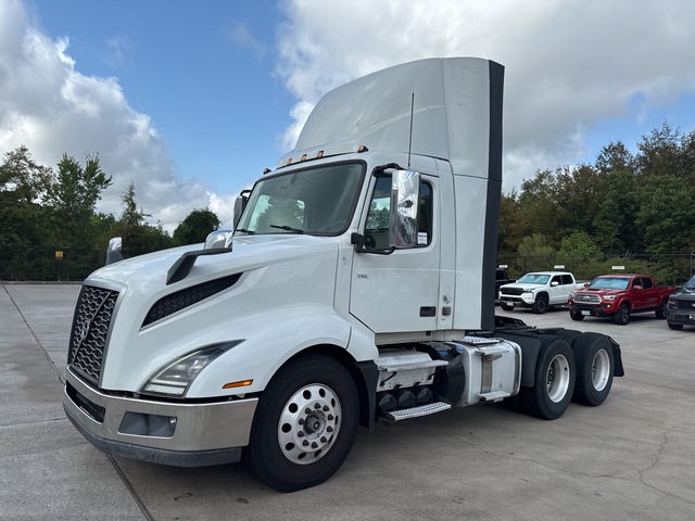 2020 Volvo VNL 300 6x4 T/A Day Cab Truck Tractor