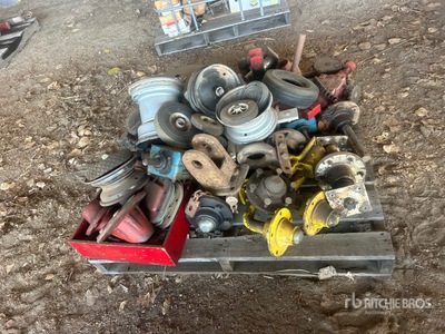 Quantity of Assorted Implement Parts بنود متنوعة - قطع المعدات