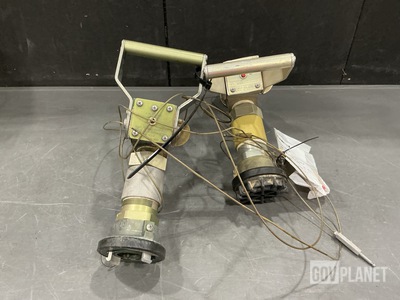 (2) Fuel/Oil Servicing Nozzels