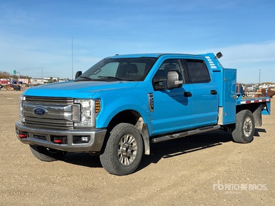 2019 Ford F-250 XLT 4x4 Crew Cab Autocarro cassone fisso