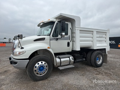 2014 International 4400 Camion de Volteo / T / A-kiepwagen