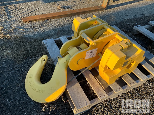 Johnson QRJ50SV12RTC 13 mm 1117 lb 7 Sheave Hook Block