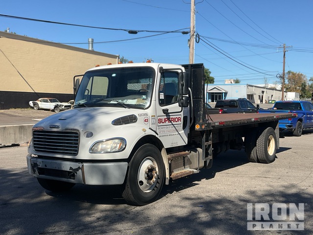 2015 Freightliner M2 106 4x2 Flatbed Truck