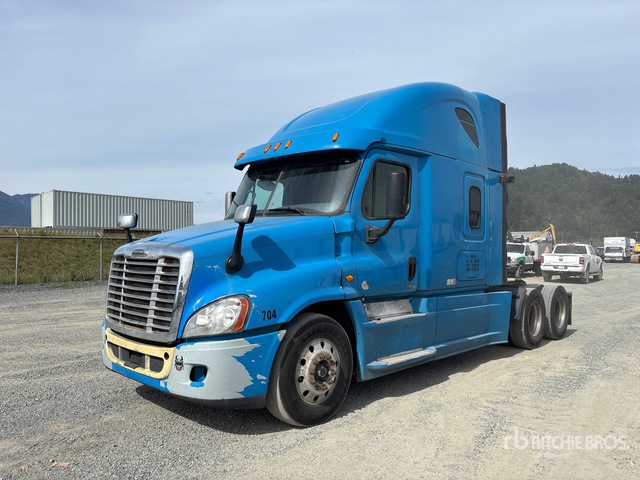 2015 Freightliner 2015 Freightliner Cascadia 6x4 T/A Sleeper Truck Tracto