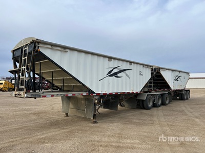 2013 Lode King Super B-Train Grain Trailer
