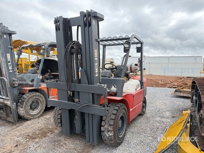 Heli CPYD50-KU2K2 11000 lb Cushion Tire Montacargas (INOPERABLE) / Chariot Élévateur (Inoperable)