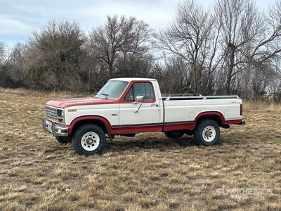 1986 Ford F-250 Lariat 4x4 ピックアップ