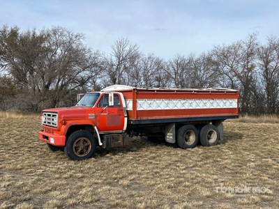 1973 Chevrolet C65 6x2 Camion à grains