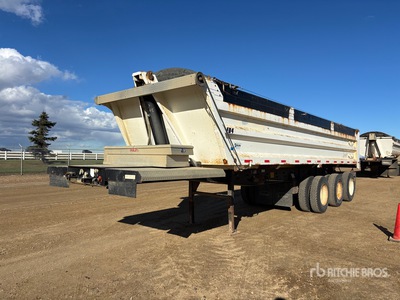 2006 Canuck 30 ft Tri/A End Dump Trailer