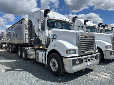 2022 Mack CLXT Superliner 6x4 Cabina con cuccetta per trattore stradale