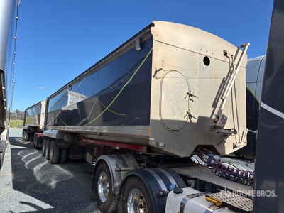 2017 Tefco 10.8 m Tri/A End Dump Trailer