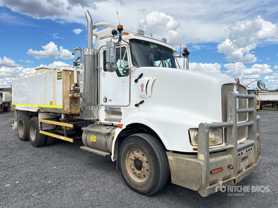 2010 Kenworth T608 10000 L 6x4 Camion à eau