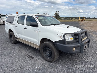 2011 Toyota HiLux 4x4 Dual Cab ピックアップ