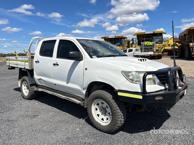 2015 Toyota HiLux SR 4x4 Dual Cab Pickup