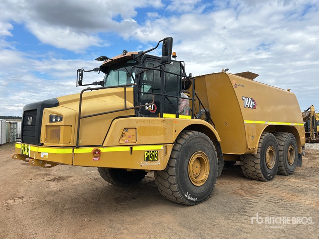 Off-Highway Water Trucks