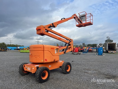 2015 Skyjack SJ46AJ 4WD Diesel Articulating Boom Lift