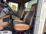 Cab with Seats/armrests