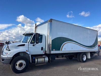2015 International DuraStar 4300 4x2 Furgonetka