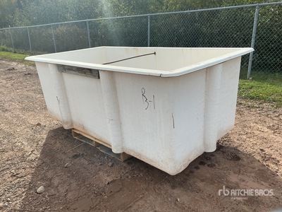 8 ft x 4 ft Fiberglass Tub