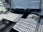 4 Underbody - Truck with 