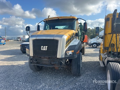 2014 Cat 660S 6x4 Camion-citerne à vide