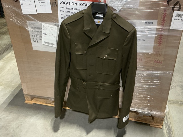 (1,380) Assorted Men&rsquo;s Coats
