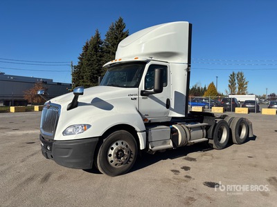 2019 International LT625 6x4 Ciągnik siodłowy T/A z kabiną dzienną