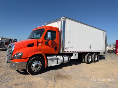 2016 Freightliner Cascadia 113 6x4 Van Truck