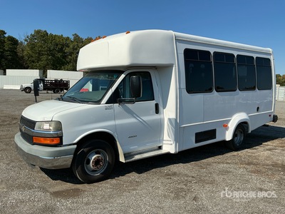2014 Chevrolet Express 4500 4x2 12-Seat Transit Bus