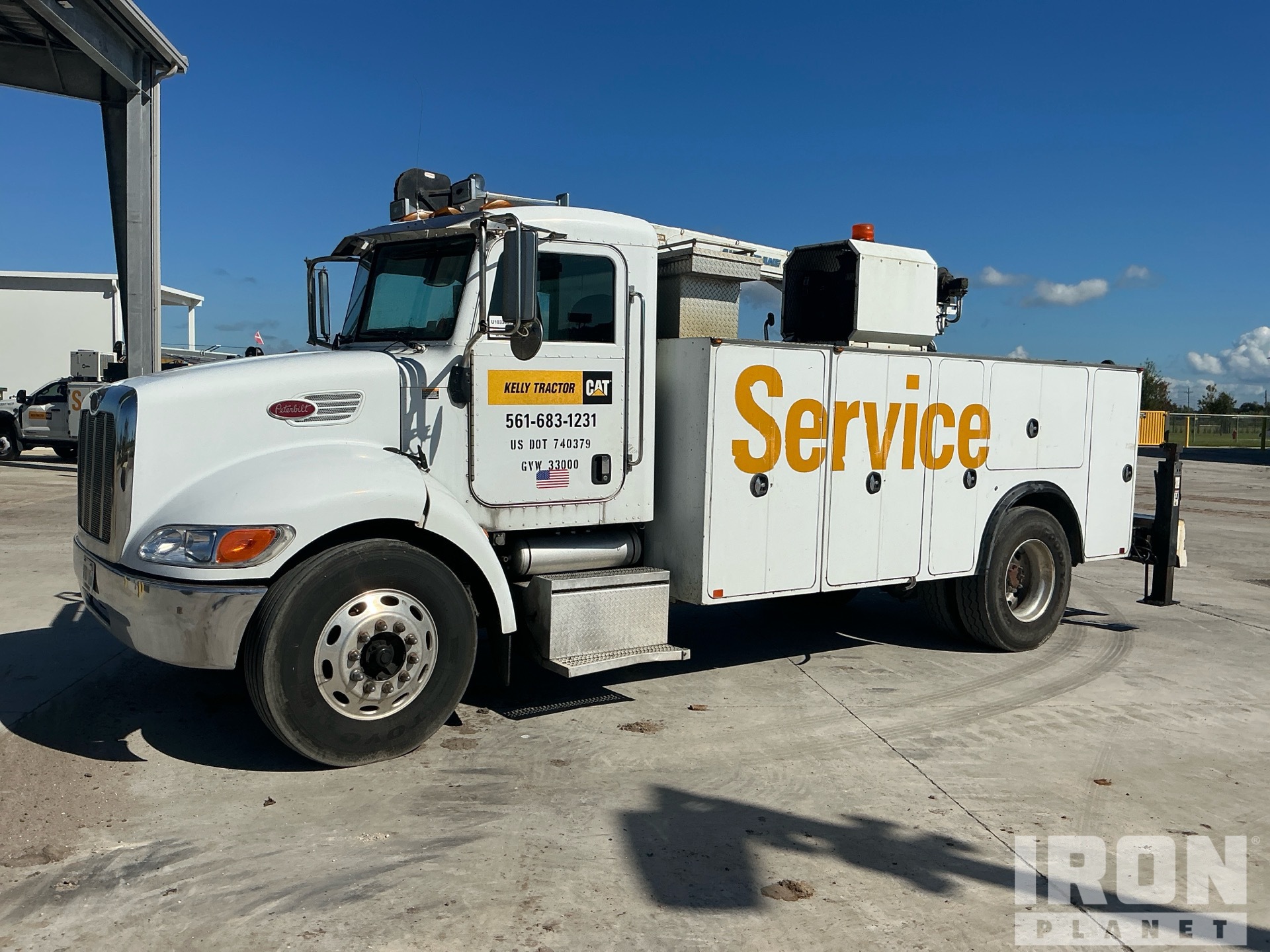 2006 Peterbilt 335 4x2 Service Truck