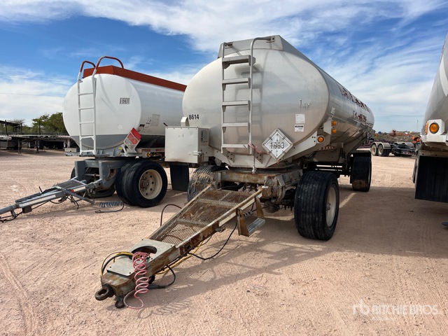 1998 Weld 9370 gal T/A Drawbar Spread Axle Pup Tanker Trailer