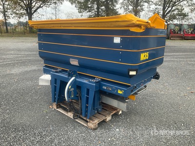 2021 Bogballe M35 Fertilizer Spreader