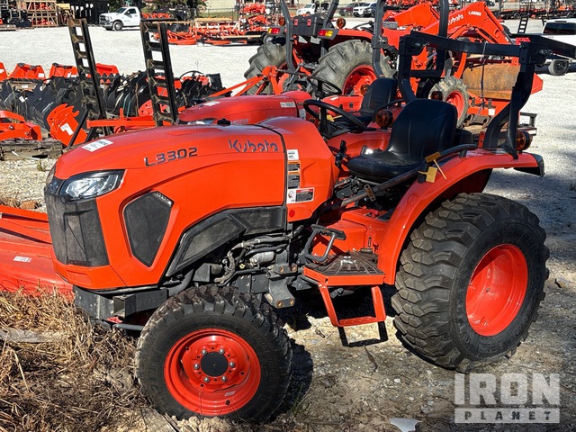 Kubota L3302HST 4WD Utility Tractor (Inoperable)