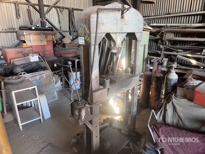 Hydraulic Drill Press w/Fan Divers