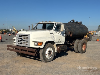 1998 Ford F800 1500 gal 4x2 Camion citerne à eau