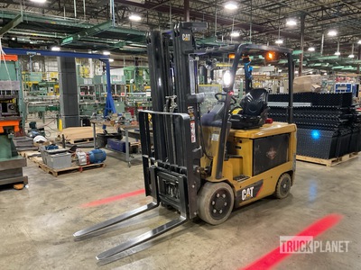 2019 Cat MH EC25EN2-AC 4100 lb Chariot Élévateur Électrique