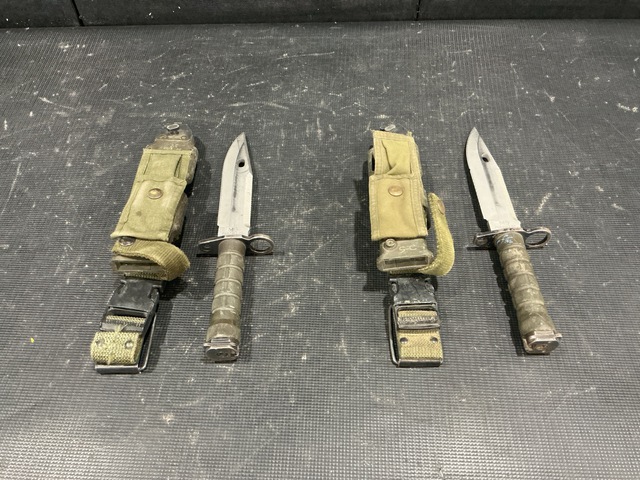 (160) Bayonet Knives w/Scabbards