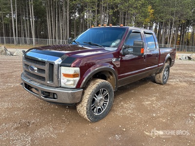 2010 Ford F-250 Lariat 4x4 Crew Cab ピックアップ