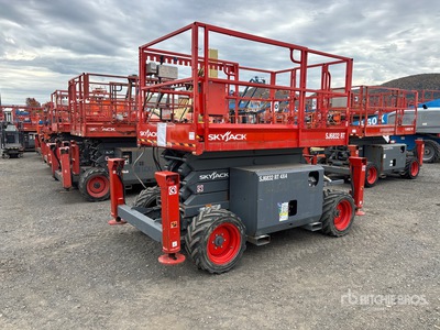 2020 Skyjack SJ6832 RT 4x4 Dual Fuel Podnośnik nożycowy