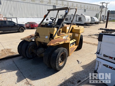 2006 Cat DP150 33000 lb Pneumatic Tire Carrelli Elevatori